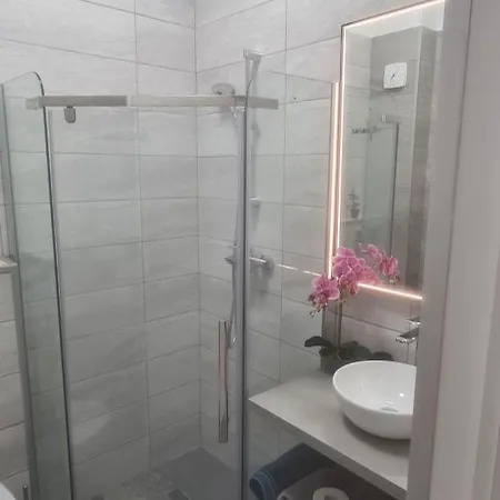Studio Zara - Stefan Building Lake Daire Mamaia